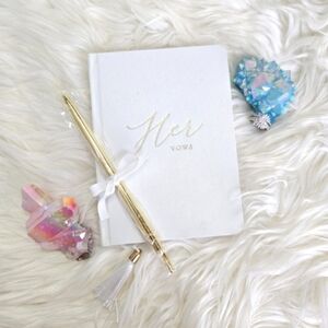 NEW • David's Bridal 'Her Vows' Bridal Linen Writing Book Journal